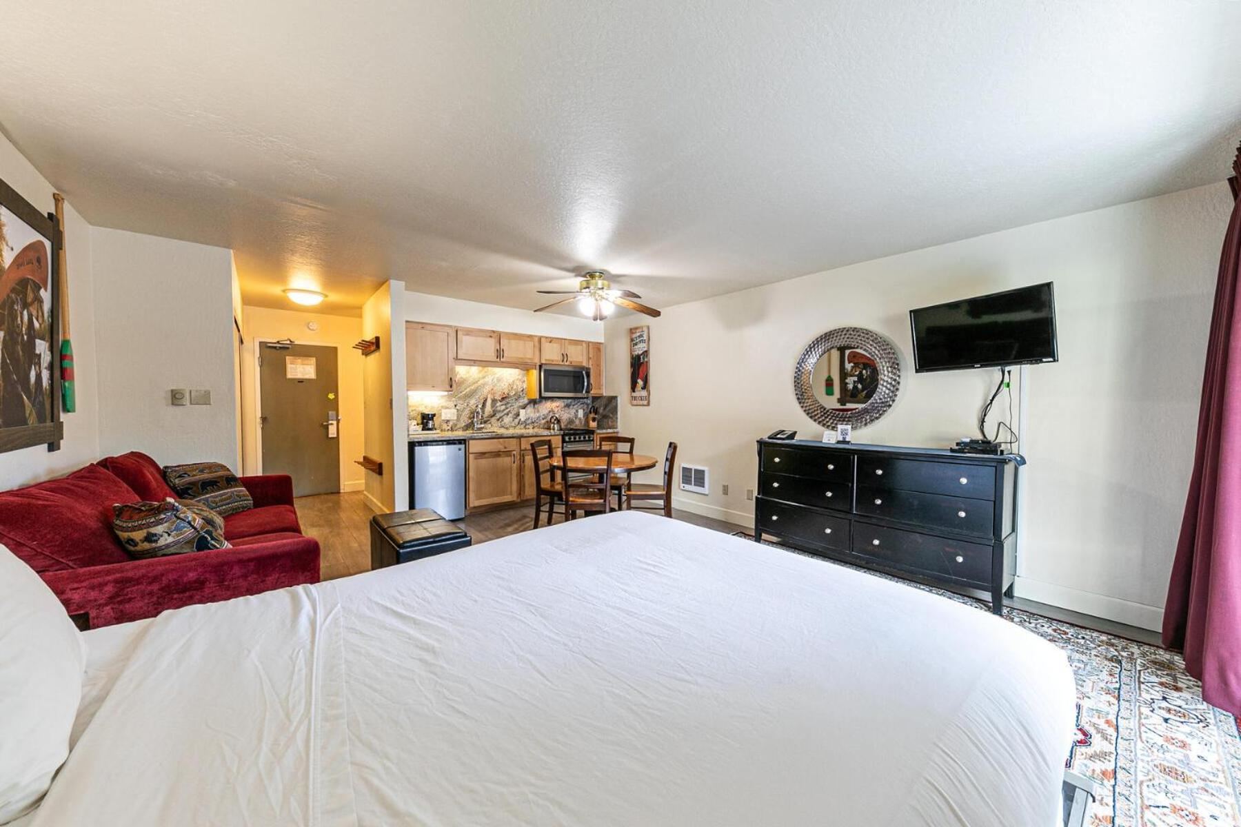 טראקי Charming Queen Studio Deluxe W/Balcony #233 At Donner Lake Village מראה חיצוני תמונה