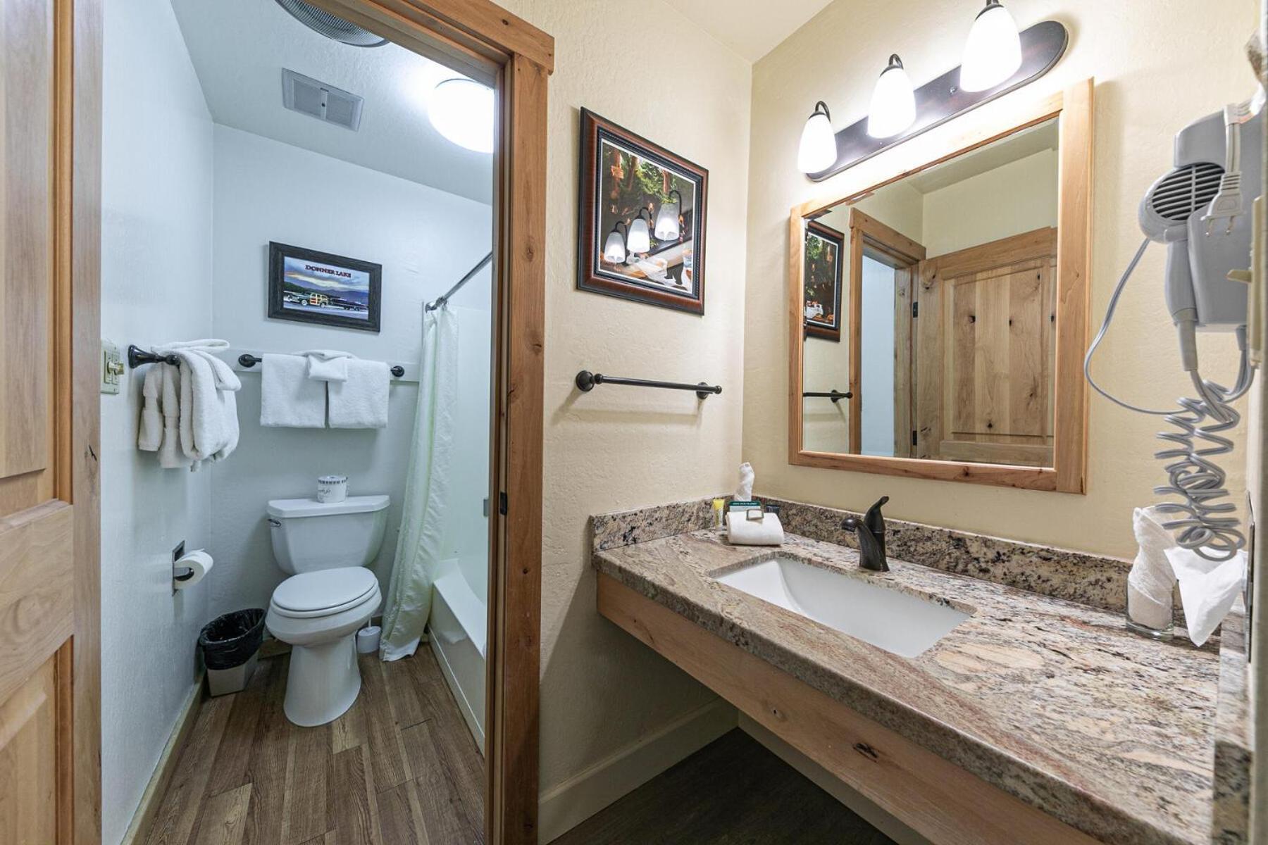 טראקי Charming Queen Studio Deluxe W/Balcony #233 At Donner Lake Village מראה חיצוני תמונה